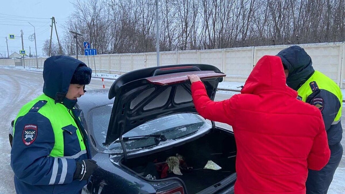     «Сплошные проверки» проходят сегодня сразу в нескольких районах Тюмени. На трезвость и соблюдение правил дорожного движения проверяют водителей Ялуторовска, Ишима, сел Омутинское, Голышманово и Аромашево.