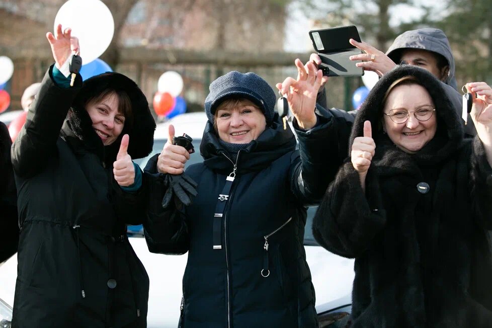  📷    Денис Паслер передал учреждениям соцобслуживания населения Оренбуржья 38 новых автомобилей Андрей Севостьянов