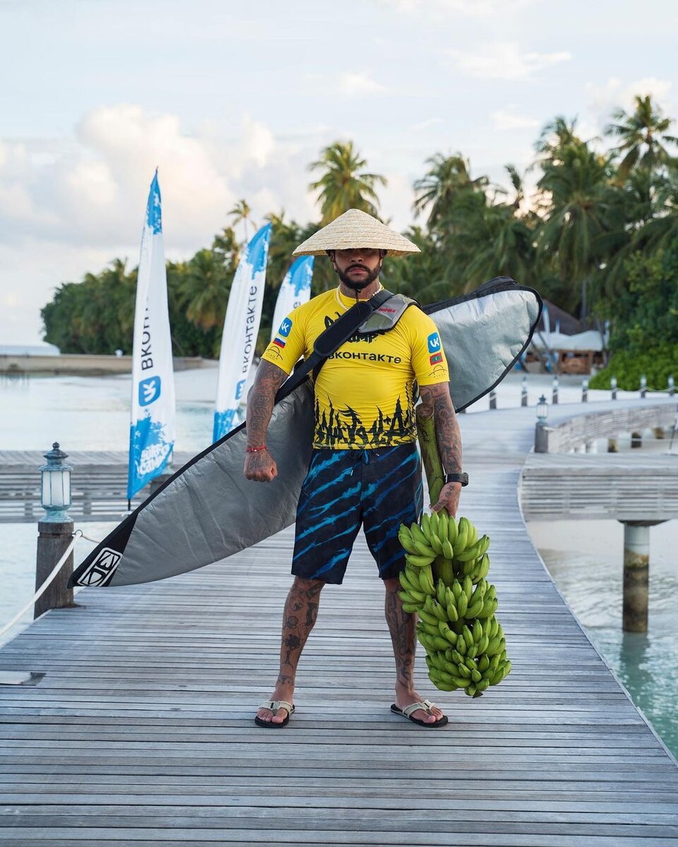    Тимати оказался должникомСоцсети Тимати