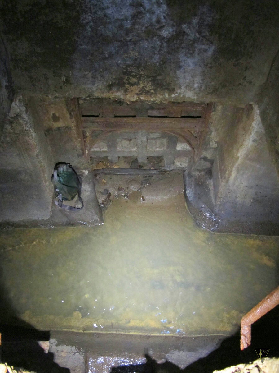 Подземный ручей в Лианозово. Почему в нём так много затворов?