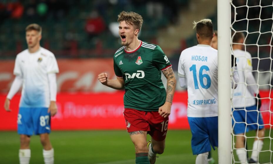    Тин Едвай празднует свой первый гол за «Локомотив». Фото: ФК «Локомотив»