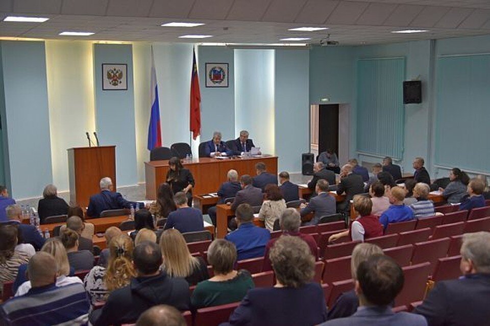     Доходы составили 3,288 млрд рублей, столько же и расходы  АКЗС