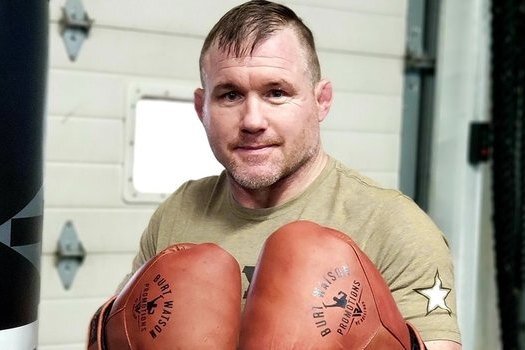     Трагедия чемпиона UFC: побеждал лучших, но попал под поезд и стал инвалидом — посмотрите, что с ним стало