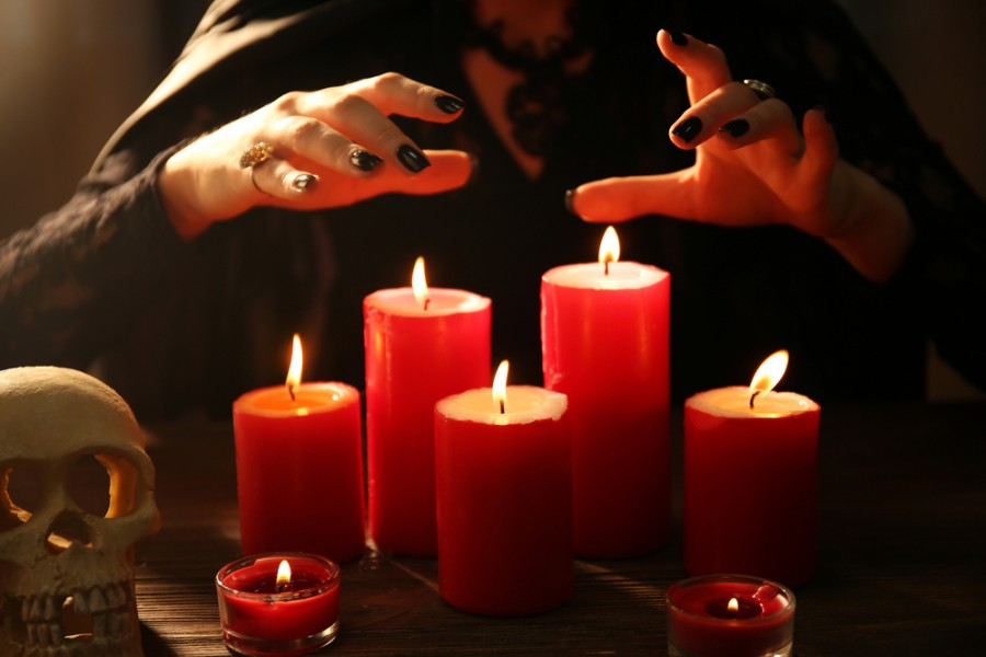 Любовная магия приворот. Гадалка свечи. Свечи для ритуалов. Магические свечи. Любовный приворот.