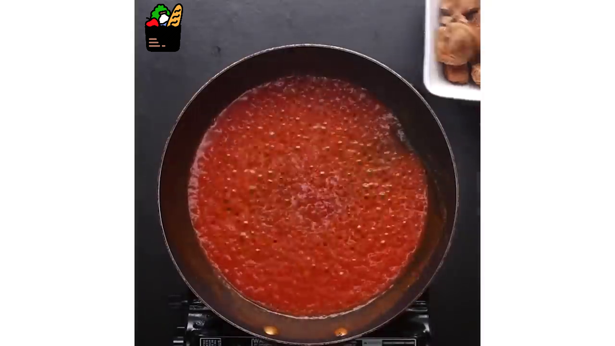 Перемешиваем соус и сливочное масло