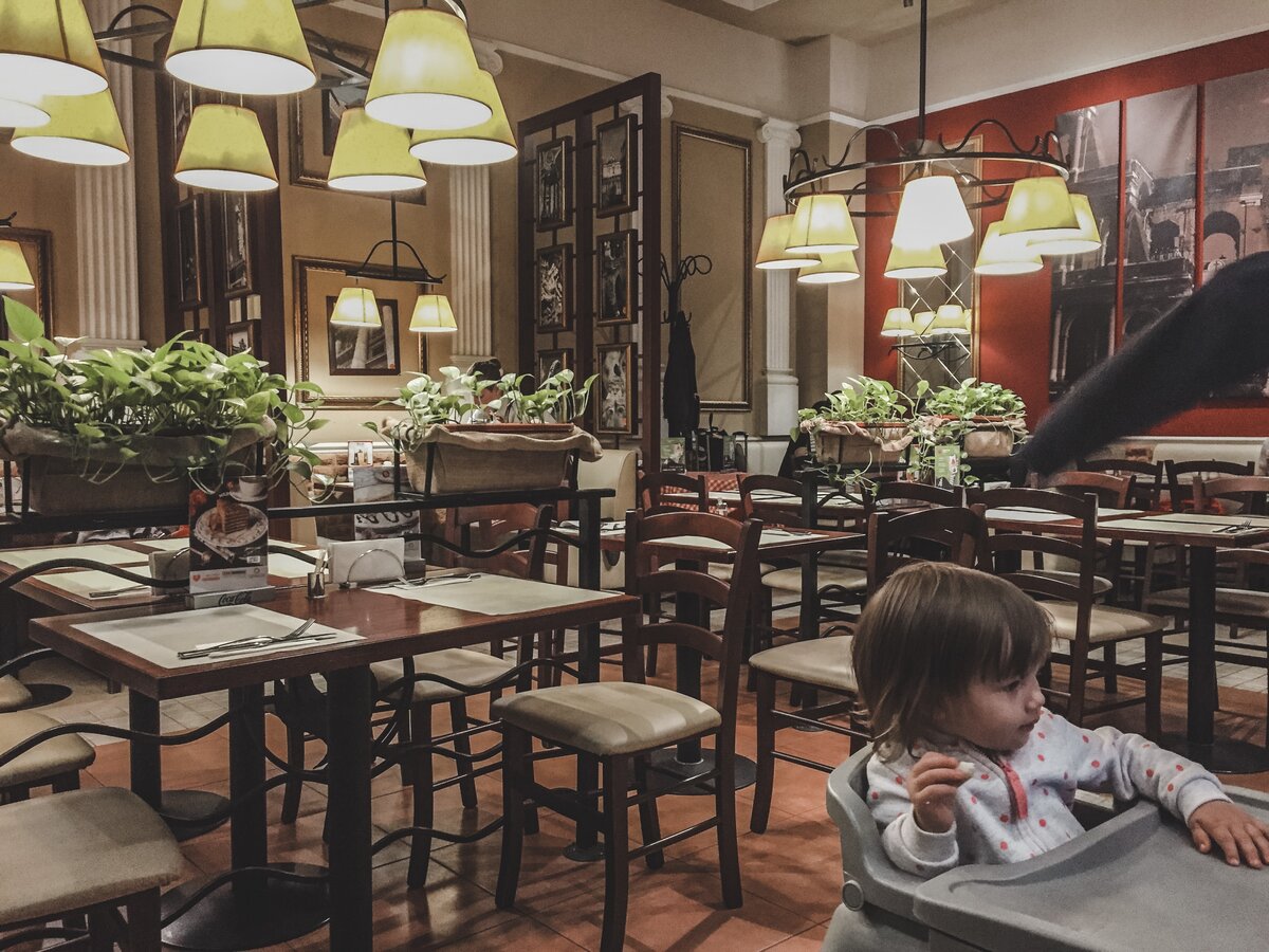 Ребёнок есть макароны альденте