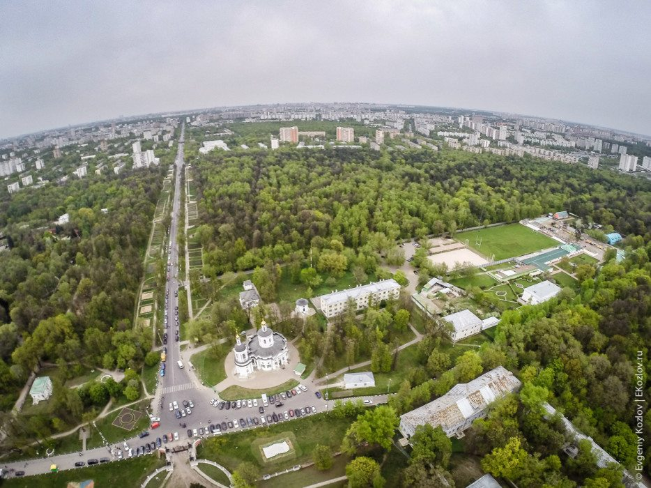 Г москва кузьминки. Район Кузьминки парк. Парк Кузьминки вид сверху. Усадьба Кузьминки сверху. Парк Кузьминки с высоты птичьего.