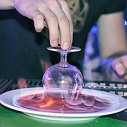 Один из этапов переливания крови 