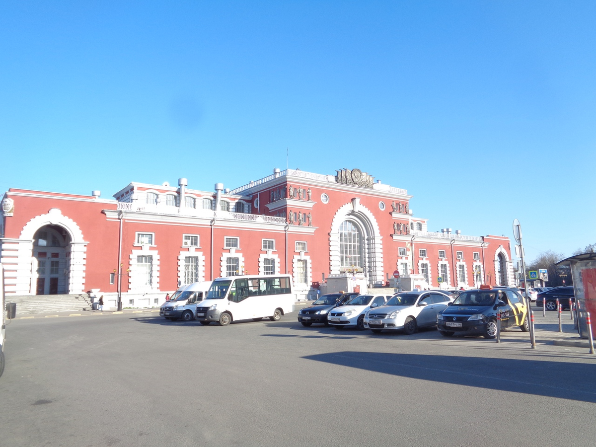 Привокзальная площадь Курск. Привокзальная площадь Ульяновск старый вокзал. * Железнодорожный вокзал и Привокзальная площадь Биробиджан. Вокзальная 2 Курск. Пл вокзальная