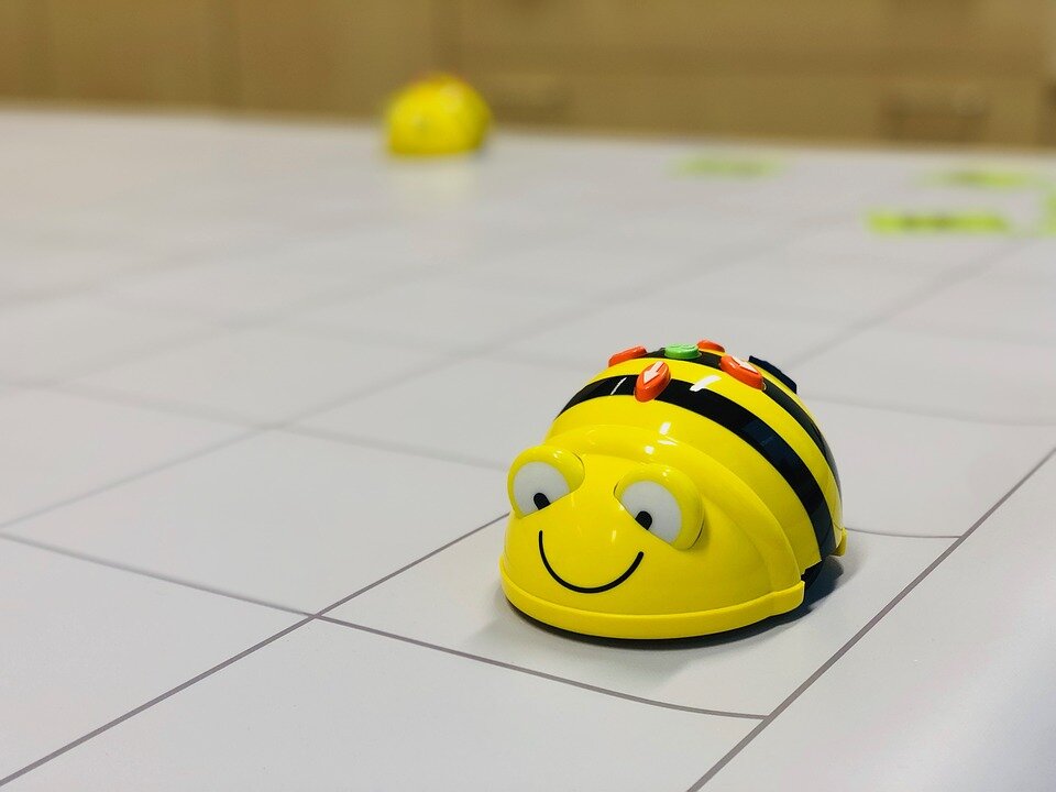 https://pixabay.com/photos/beebot-bee-robot-technology-4096410/