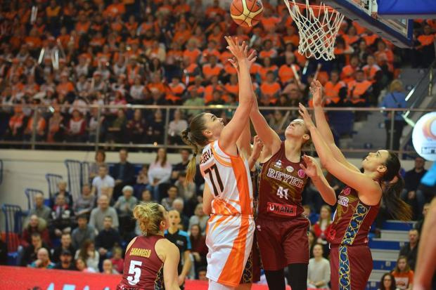 Фото: fiba.basketball и Артёма Реутова