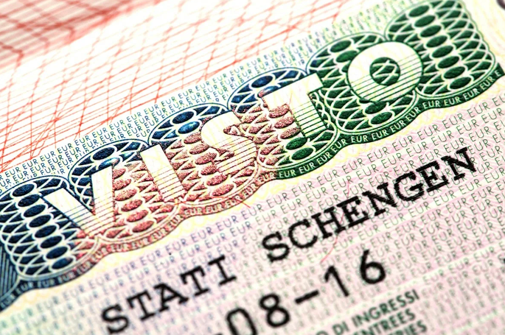 Получить шенген в 2024 году для россиян. Шенгенская виза. Виза в Европу. Visa шенген.