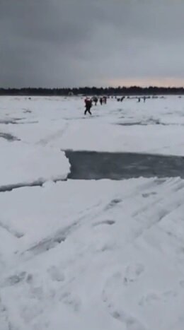 Кадр из видео: WhatsApp: «Зимняя рыбалка»