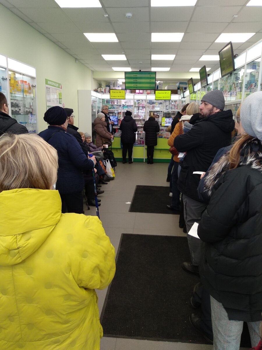 Это те, кто передо мной. Столько же сзади