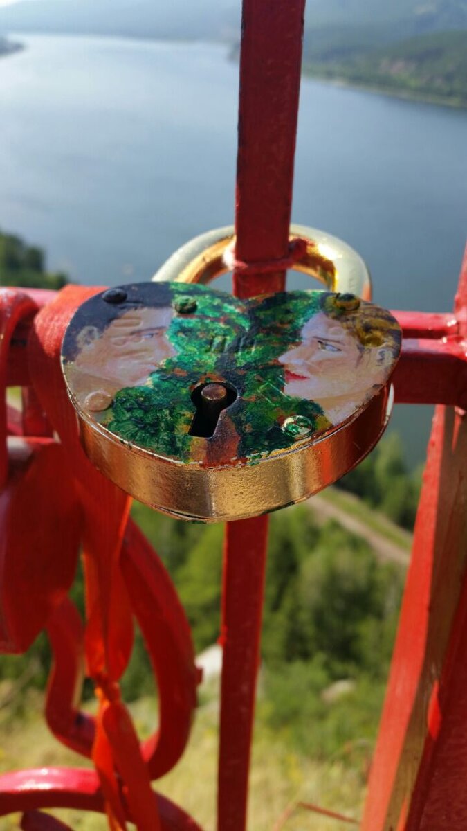 Связь на долге годы....