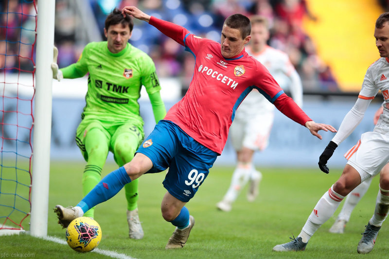 Илья Шкурин в матче с "Уралом"