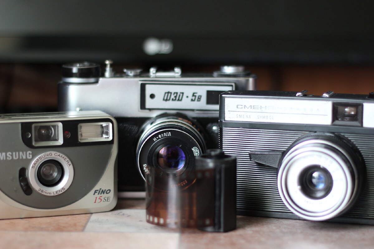 Малоформатные камеры (мыльница,дальномер,шкальный)и фотопленка.