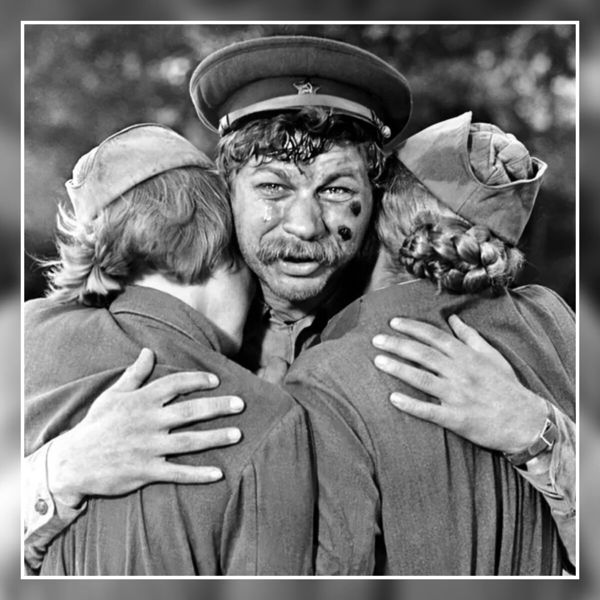 На съёмках фильма "А зори здесь тихие", 1972 год. Фото: А. Гордиенко