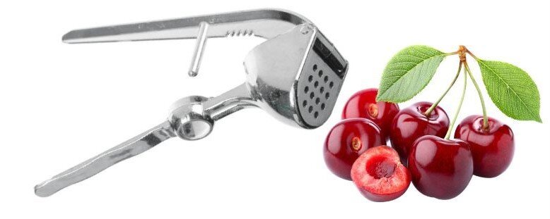 Чесночницей можно удалять косточки из вишен. Коллаж автора 