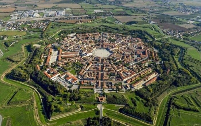 Фото Яндекс Картинки.      Город-звезда Пальманова