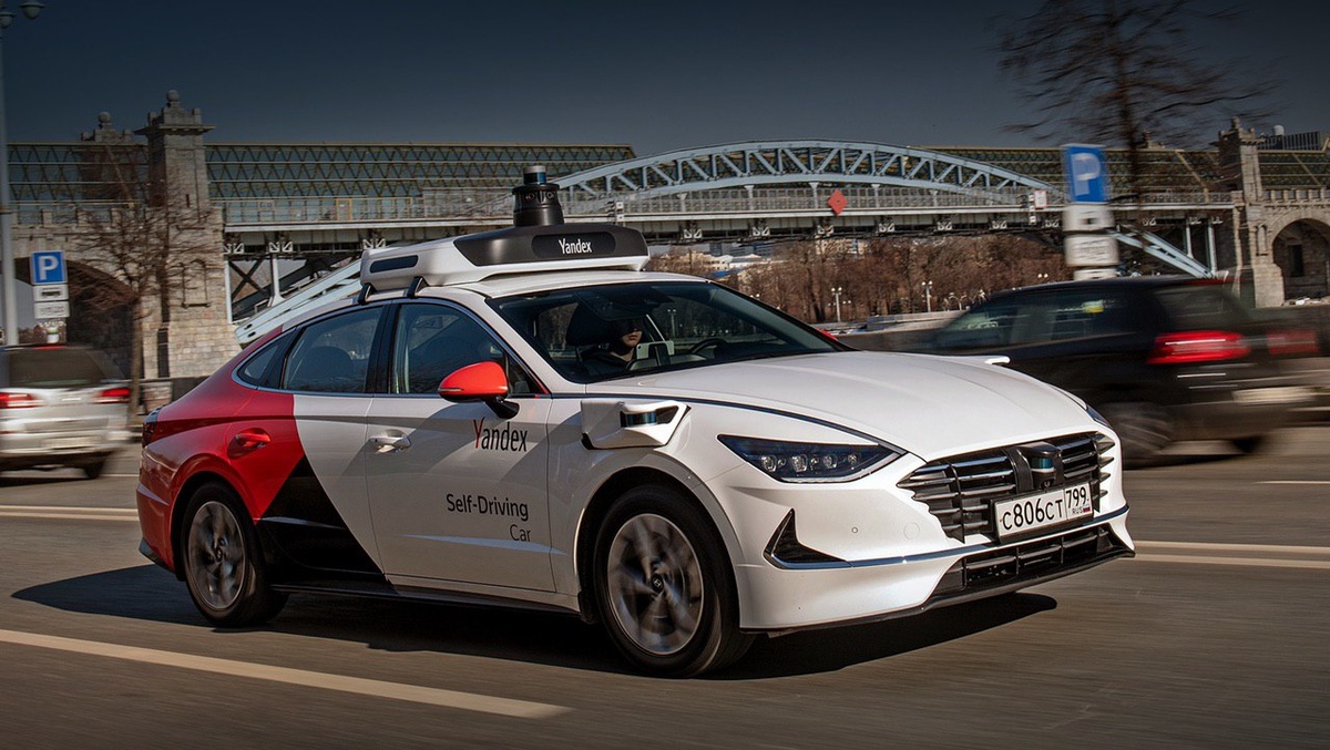 Беспилотные авто на улицах города