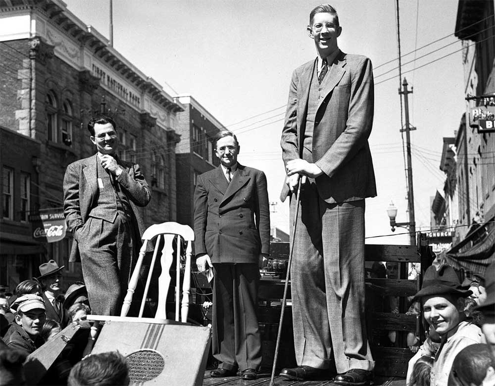 великий шелковый путь караван узбекистан. самый длинный век. битва при эйлау 1807. самый высокий человек в мире рост. люди великаны 19 век.