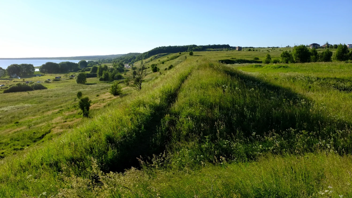 Похоже археологи могут найти на этих землях не только старинные артефакты...