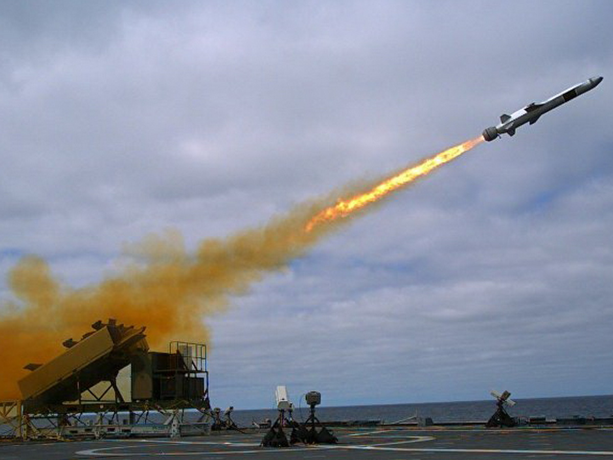 Ракетное нападение. Норвежская ракета NSM. Atacms ракетный комплекс. Ракета Боевая.