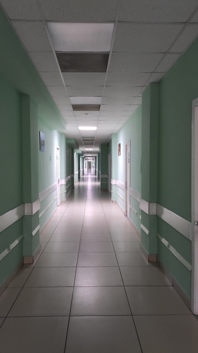 Больница в 23:00. Фото автора
