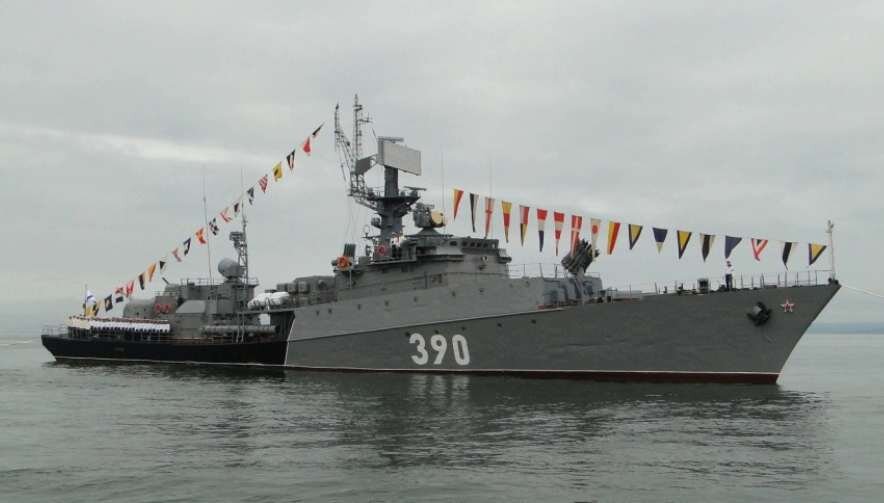 Корабль заложен на Хабаровском судостроительном заводе им. 60-летия СССР 7 января 1987 года, спущен на воду 29 апреля 1987 года, вошел в состав флота 28 февраля 1990 года. С 24 ноября 2003 года носит наименование "Кореец".