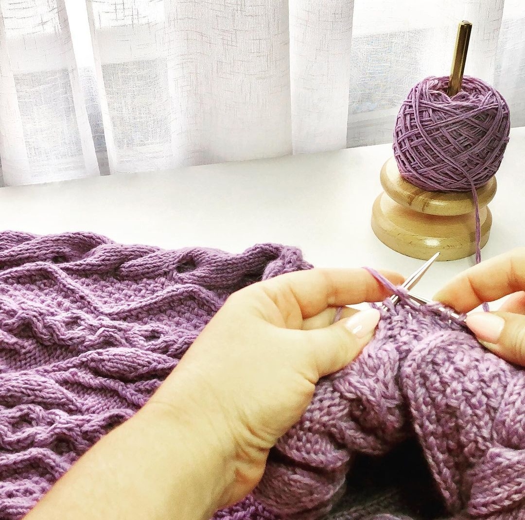 Где взять спицы которые вяжут сами?))