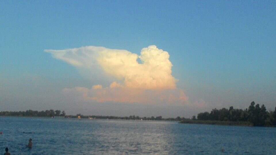 Крылатый Сфинкс над Днепром. Из личной коллекции