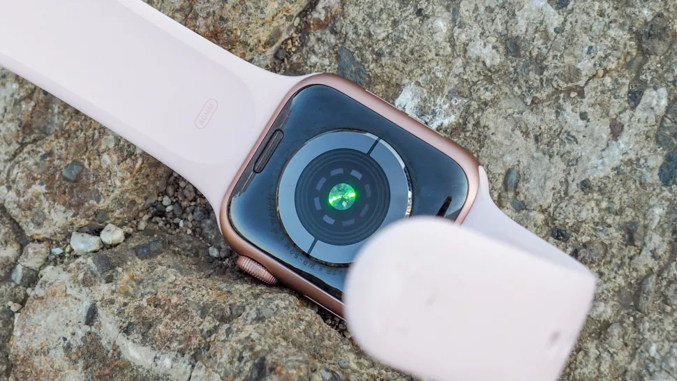 Источник фото: https://www.tomsguide.com/reviews/apple-watch-5