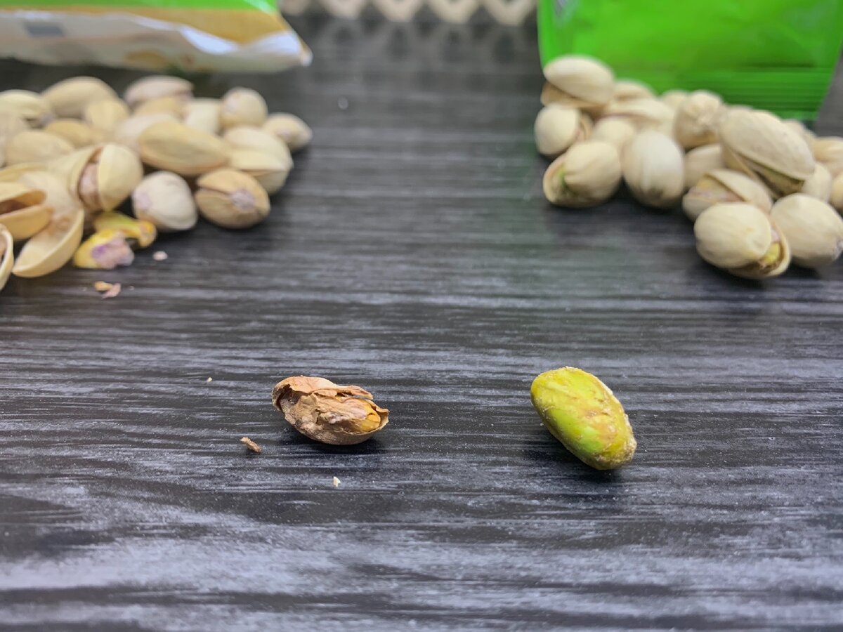Фисташковый хумус, орехи. Мыть ли фисташки. Чем полезны фисташки для организма. Мыть ли фисташки. Фисташки.