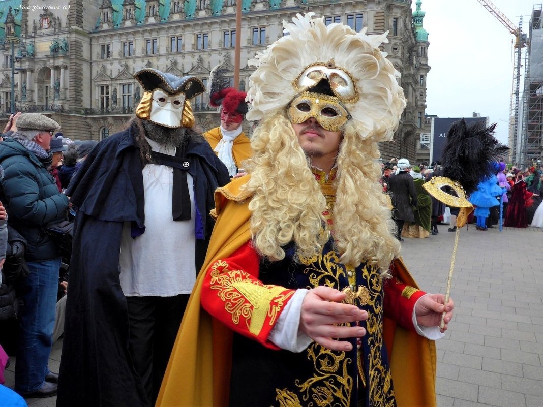 Гамбург. Венецианский карнавал (Venezianischer Karneval in Hamburg) у озера Альстер. Великолепные костюмы, загадочные маски, дефиле, карнавальное шествие радуют горожан и гостей города. Портреты-2