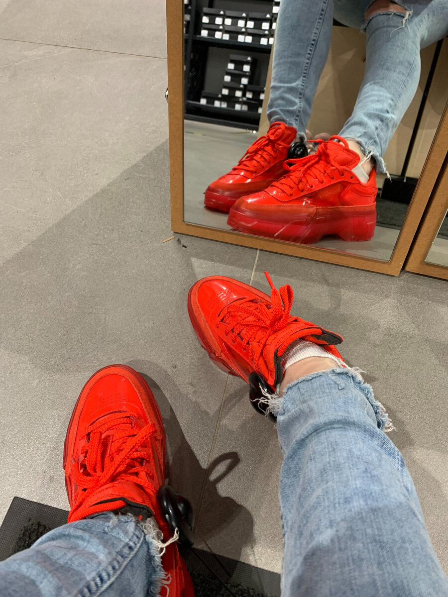 Кроссовки Reebok Cardi B Club C