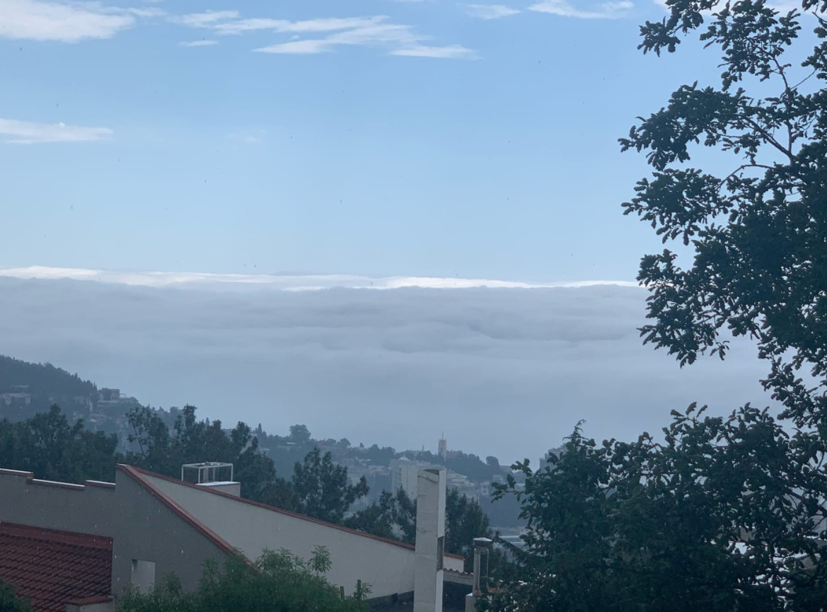 Где море? А нету моря. Теперь тут океан... облаков. Фото автора