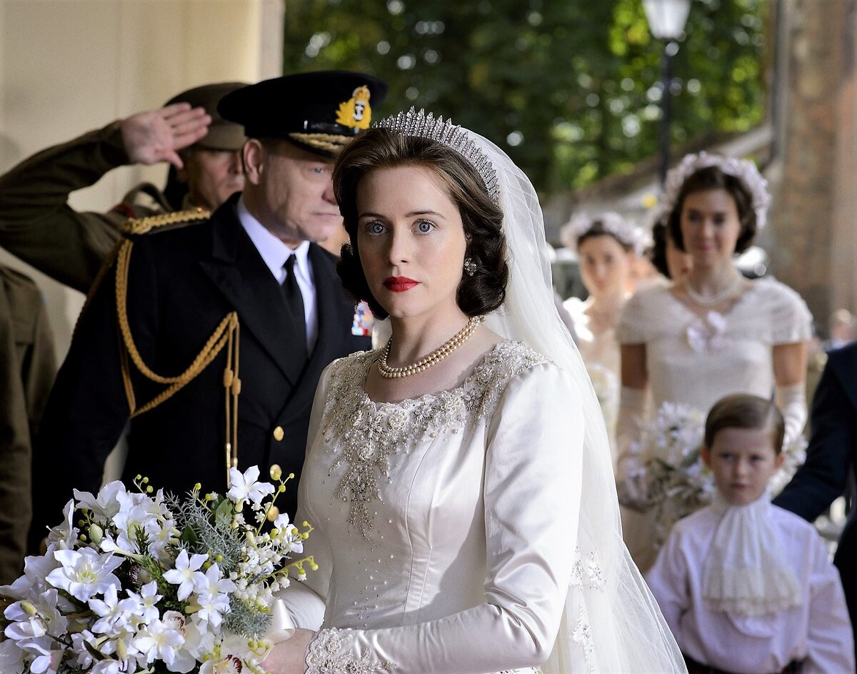 Клэр Фой корона сериал. Сериал корона свадьба Маргарет. Принцесса Маргарет the Crown свадьба. Лорд Маунтбеттен в сериале корона.