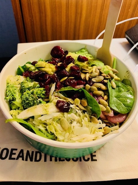 Это не из топора конечно. Vegan bowl из Нью-Йоркского кафе