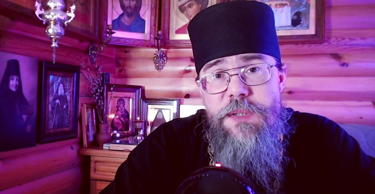 Кирилл Иванов —  протоиерей, блогер,  в прошлом —  врач-кардиолог, преподаватель.