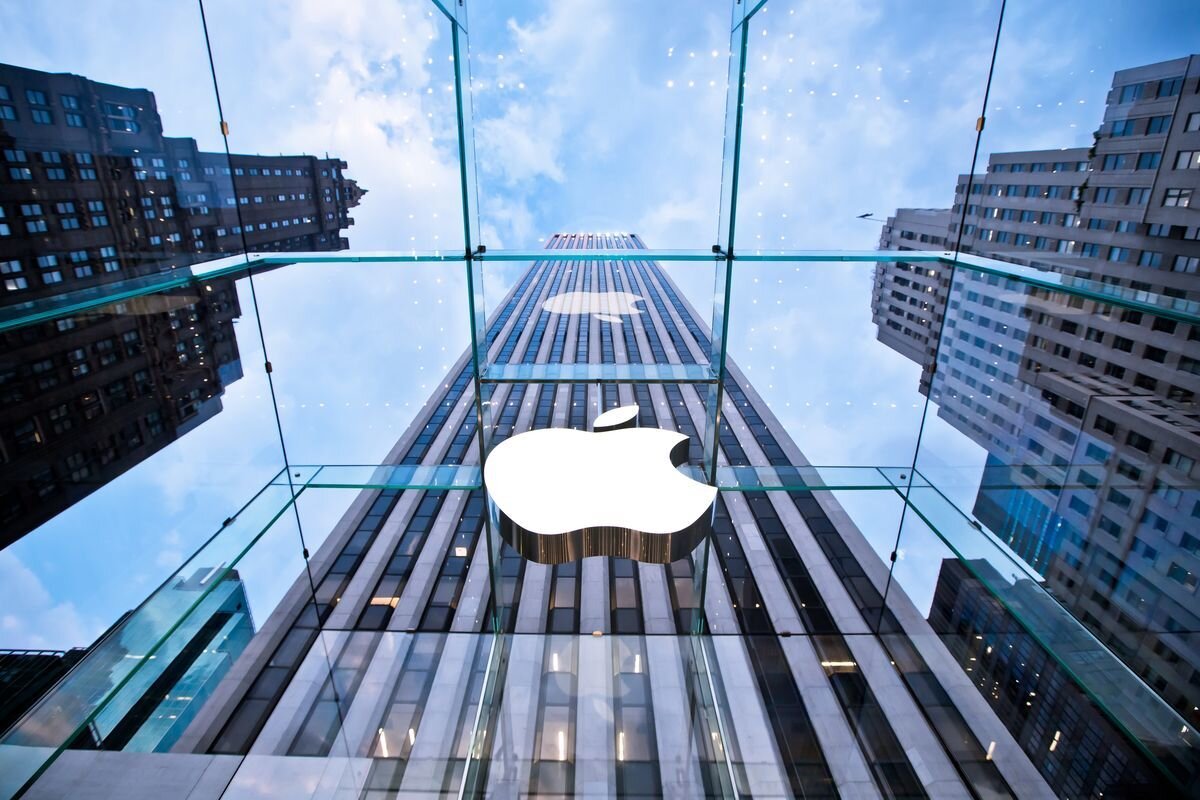 2. Apple  $2 213 млрд.