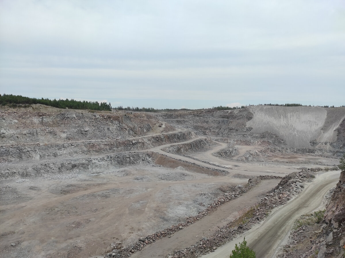 Гранитный карьер.