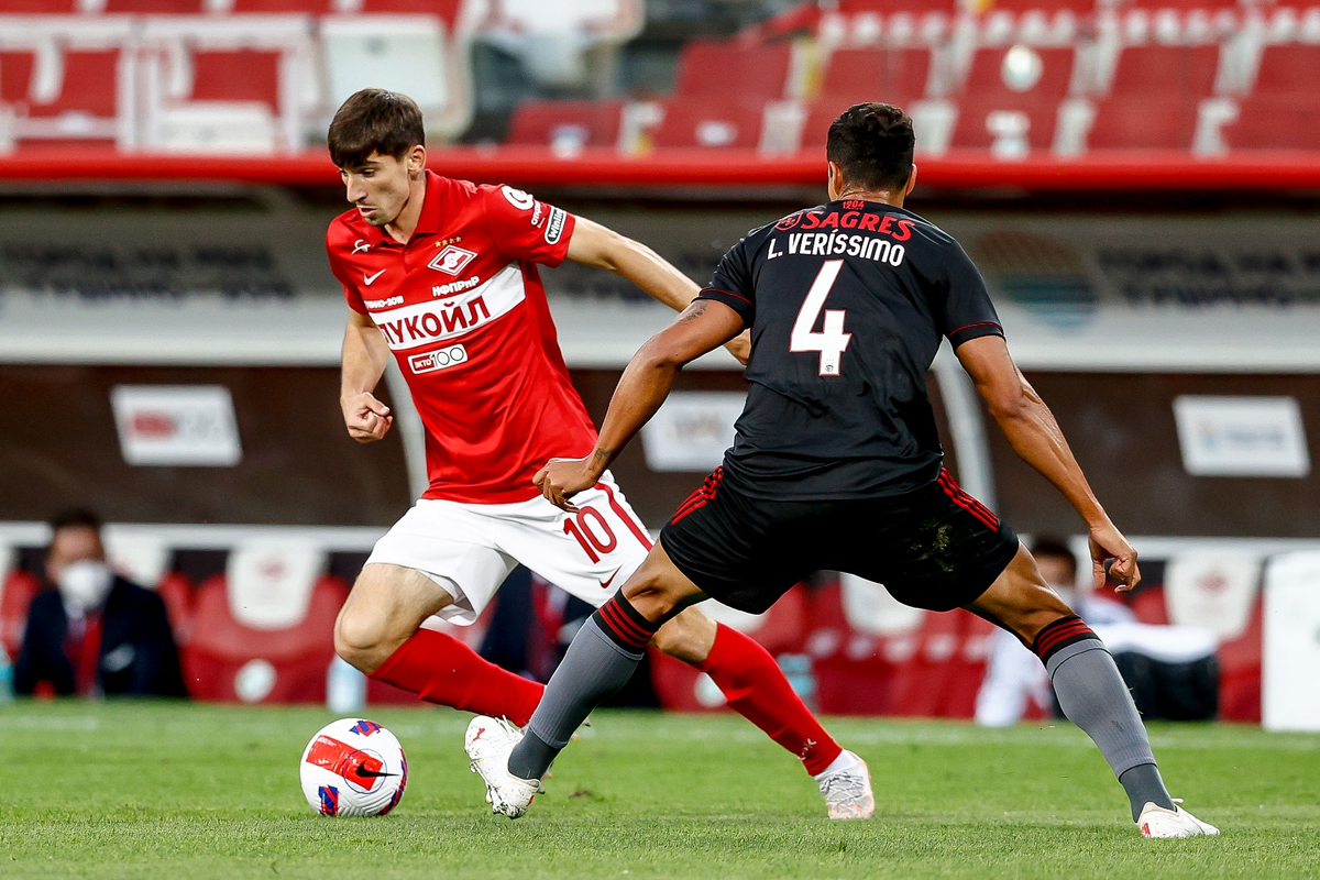 Последний матч бенфики. Барселона бенфика 1991. Последний матч бенфики. Последний матч бенфики. Дарвин нуньес бенфика.