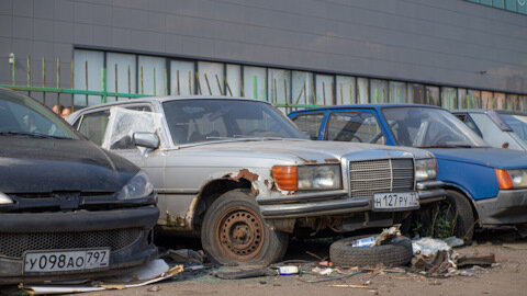 Старенький мерседес 