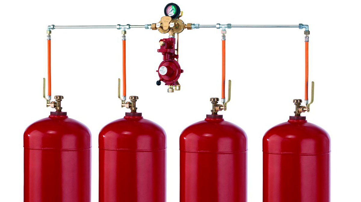 Газобаллонная установка на 4 баллона с автоматическим переключателем и редуктором (металлические баллоны без воротника)