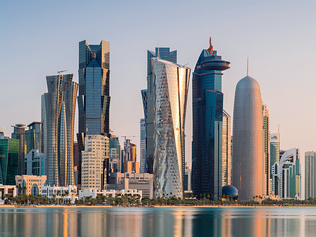 Богатство всех стран. Доха Катар. Государство Катар Доха. Доха Корниш Катар. Катар небоскребы.