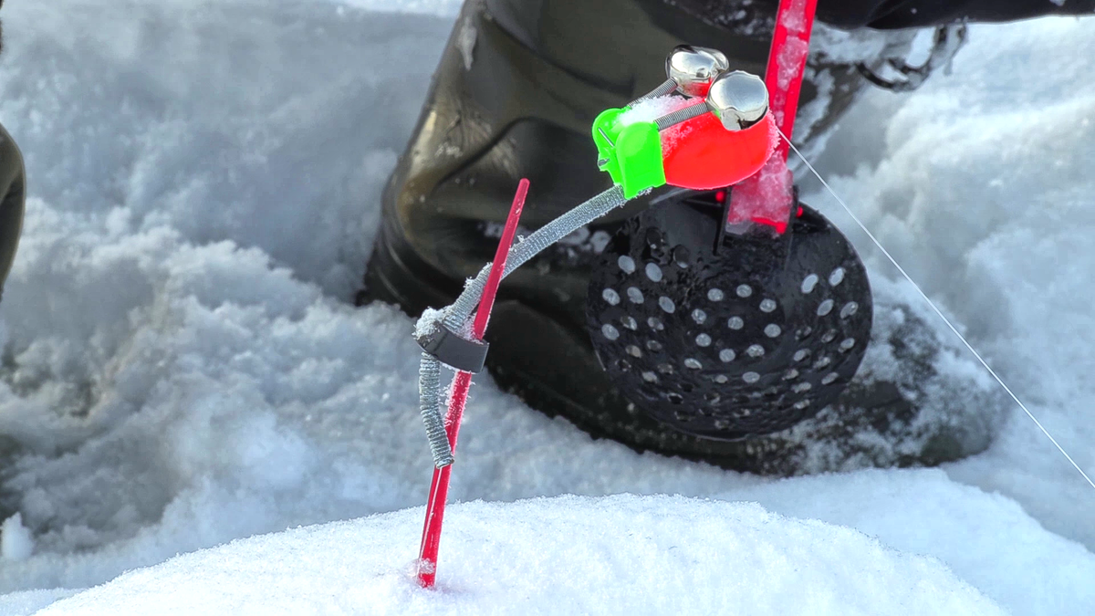 Загнутый кивок - на крючке рыба