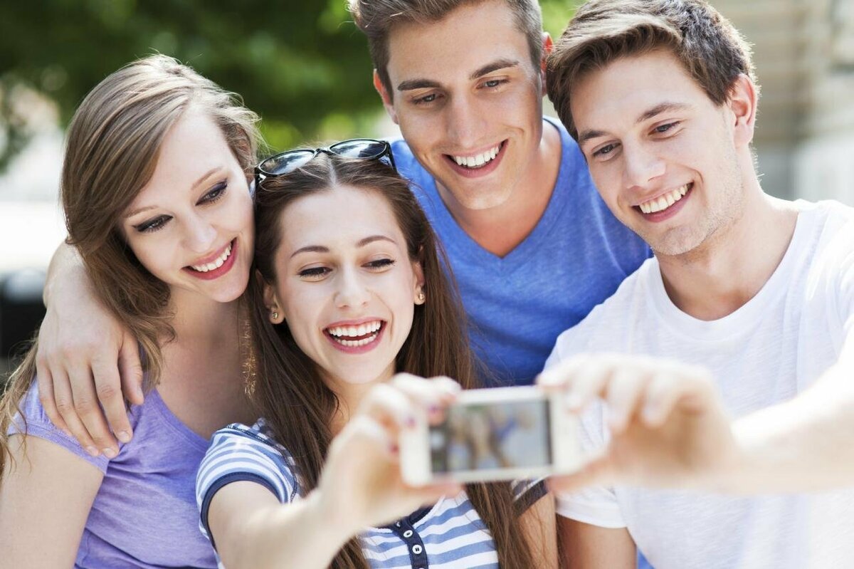 https://yandex.ua/images/search?text=друзья&rdrnd=46411