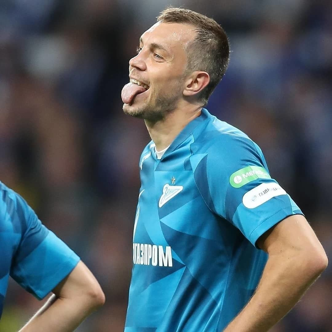 Сколько лет дзюбе. Сколько лет дзюбе. Дзюба. Дзюба футболист. Сколько лет дзюбе.