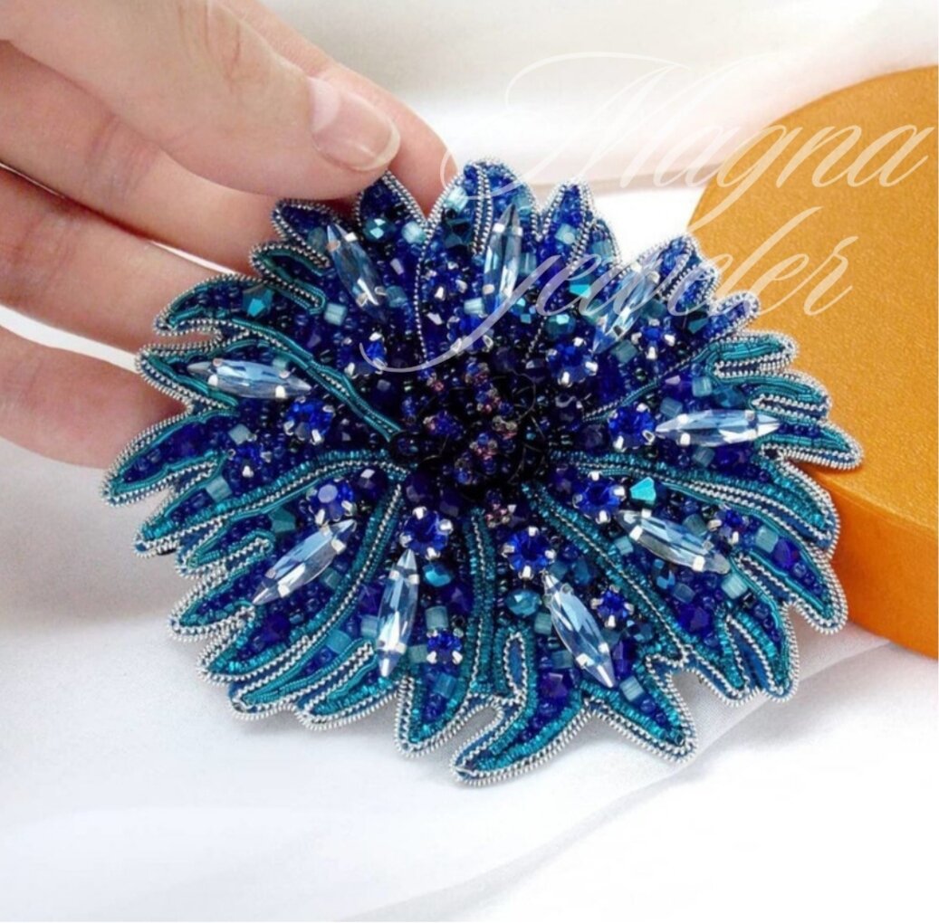 Брошь Василёк. Авторская работа. 